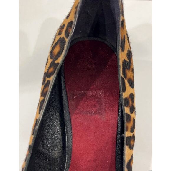 BURBERRY Animal Fur Gold/Leather Toe Tassel Accent EU 38/US 7.5-8 - Picture 6 of 11